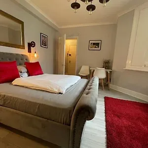 the-vault-cosy-apartment-in-central-hove-brighton.brighton-hotels-england.com/